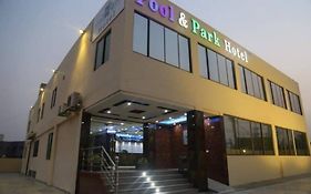 Pool & Park Hotel